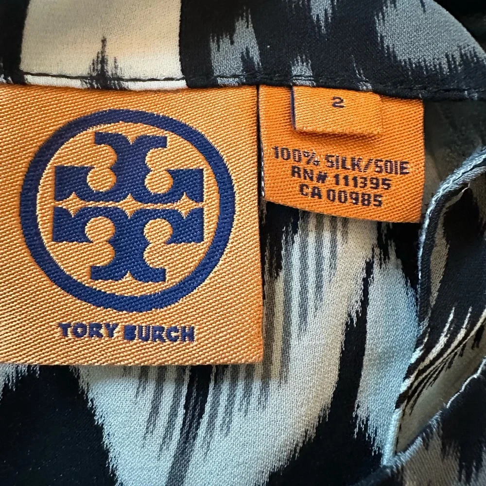 Tory Burch sleeveless blouse 100% silk Size 2